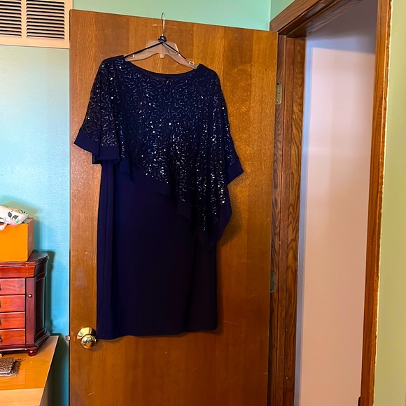 Navy blue, formal dress. R&M Collection, size 14. Knee length. Worn once - Picture 2 of 2